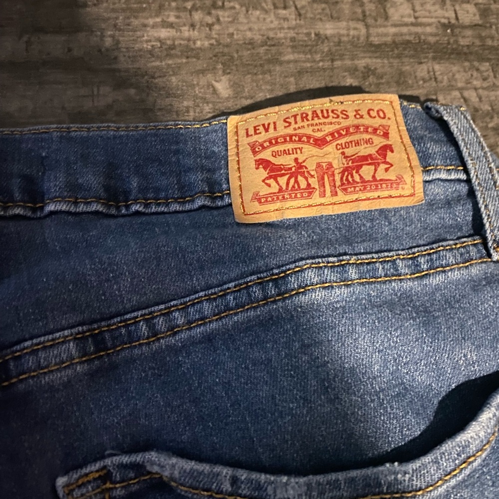 Levi's High Rise Straight Crop